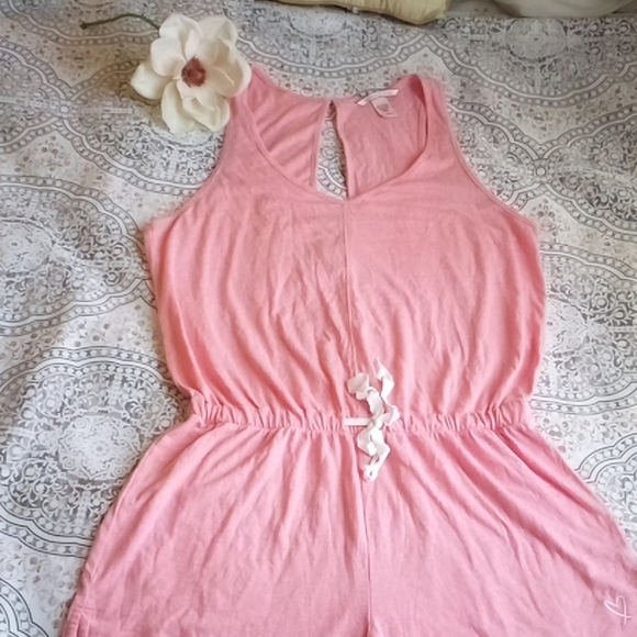 V.s. romper shorts keyhole back - Picture 10 of 12